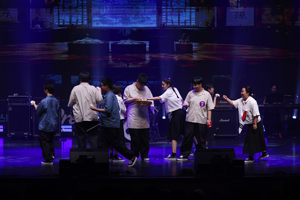 1200_078A8359_crop.jpg