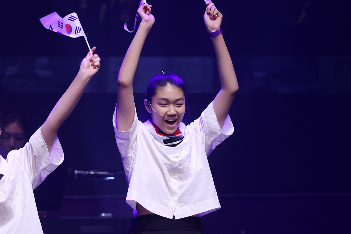 1200_078A8205_crop.jpg